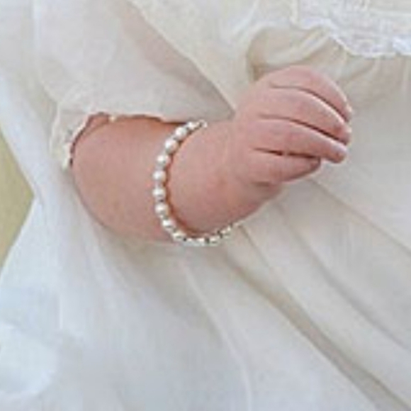 Baby pearl fashion bracelet. - Picture 10 of 10